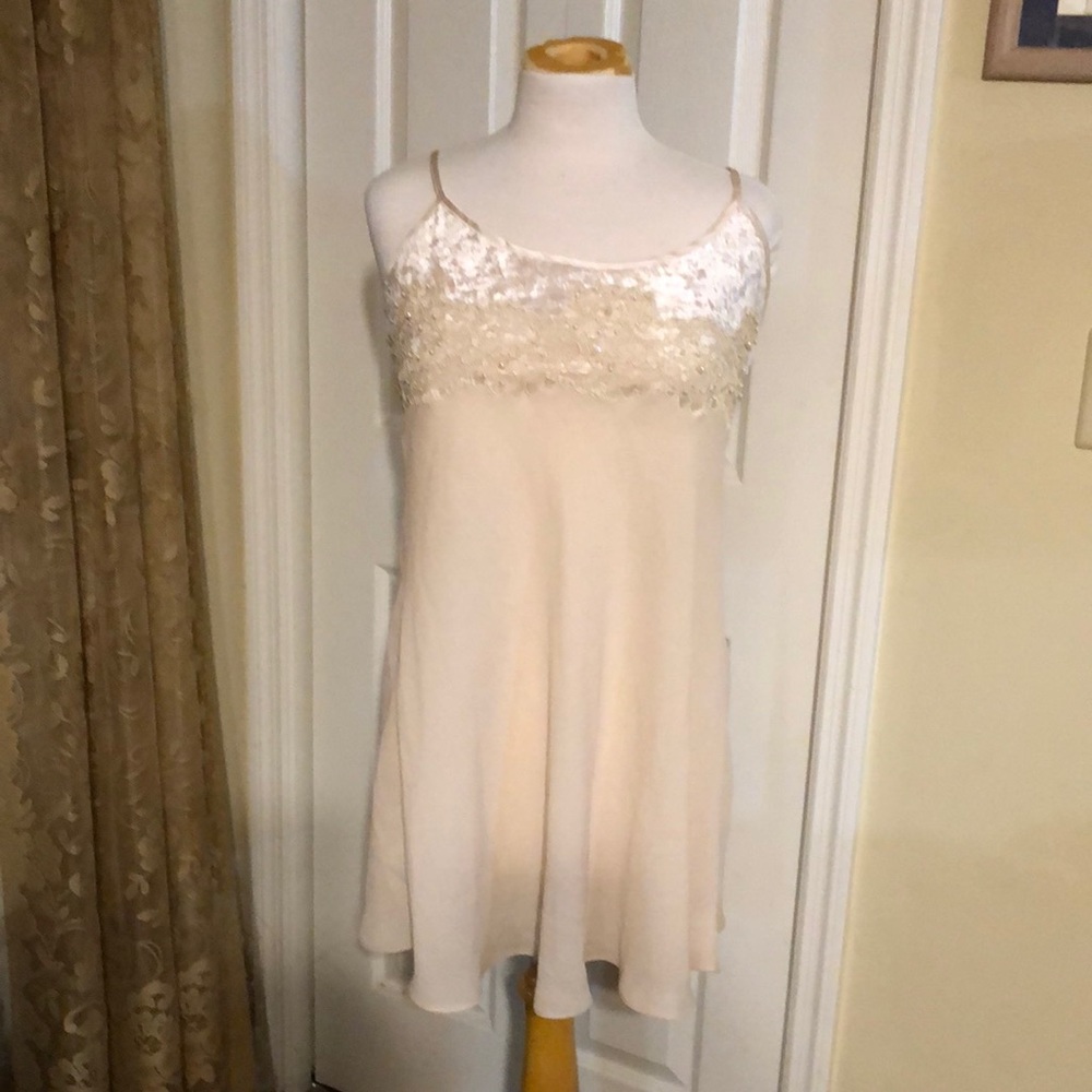 Victoria’s Secret gown Size M